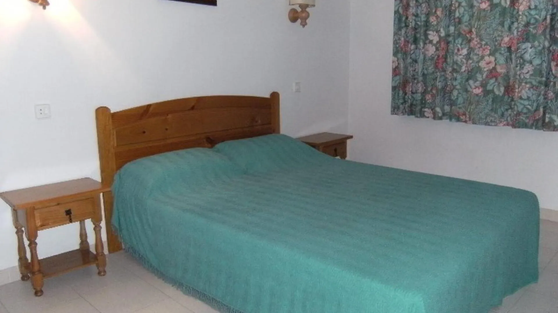 Apartamentos Cala Montgo 33 L' Escala 0*,
