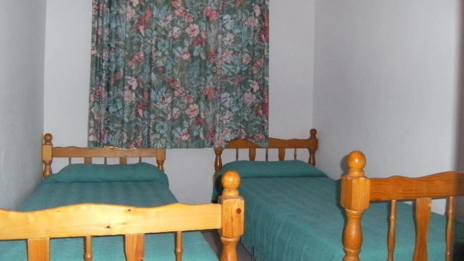 Apartamentos Cala Montgo 33 L' Escala