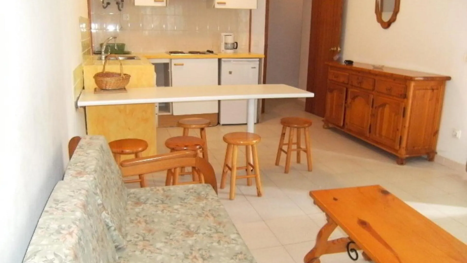 Apartamentos Cala Montgo 33 L' Escala 0*,  Spagna